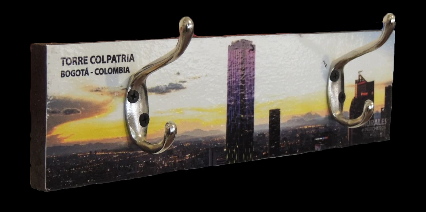 Perchero Torre Colpatria Bogotá — vista 2